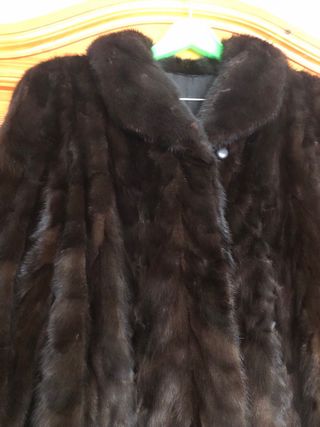 Abrigo de piel marrón talla 42/44
