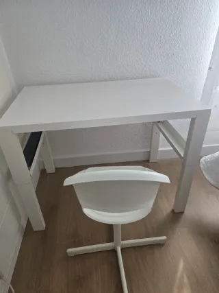 Escritorio blanco infantil con silla