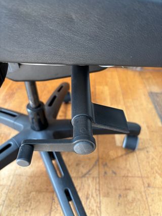 Silla de oficina ergonómica (pistón de gas roto)
