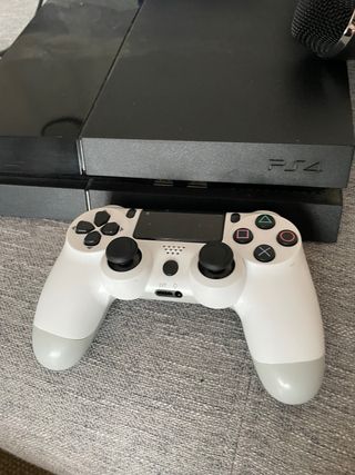 Consola PS4 + 8 Juegos + Mandos + Micrófonos