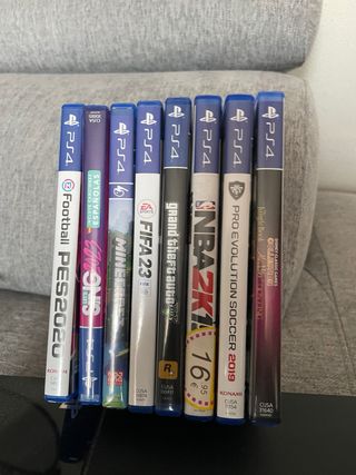 Consola PS4 + 8 Juegos + Mandos + Micrófonos