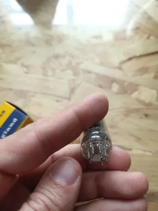 Válvula Radio Haltron 2BE6/HK Antigua