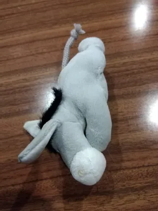 Peluche Nici com íman nas patas