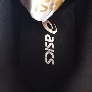 Asics Gel NYC Negras Talla 42 con caja dañada