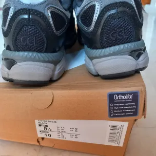 Asics Gel NYC Negras Talla 42 con caja dañada