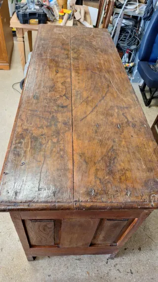 Arcón antiguo de madera