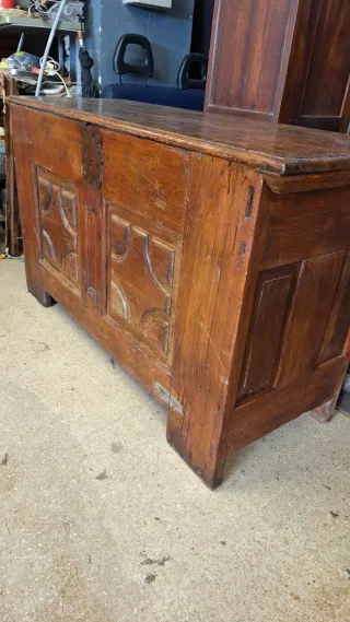 Arcón antiguo de madera