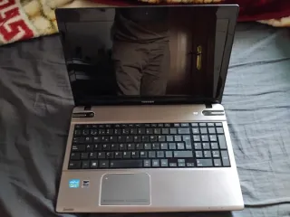 Toshiba Satellite i7