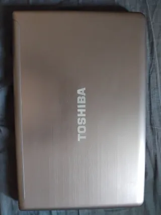 Toshiba Satellite i7