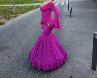 Traje de flamenca con cancan.