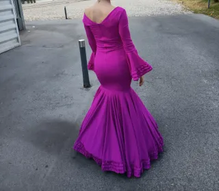 Traje de flamenca con cancan.