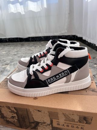 Zapatillas altas estilo skate