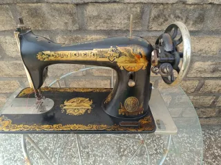 Máquina de coser Singer antigua