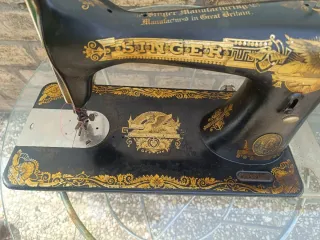 Máquina de coser Singer antigua