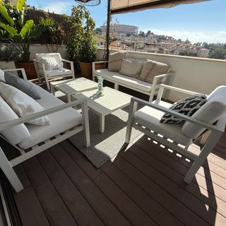 Set di 4 divani e 2 tavolini da esterno