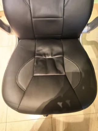 Silla de oficina ergonómica negra y gris
