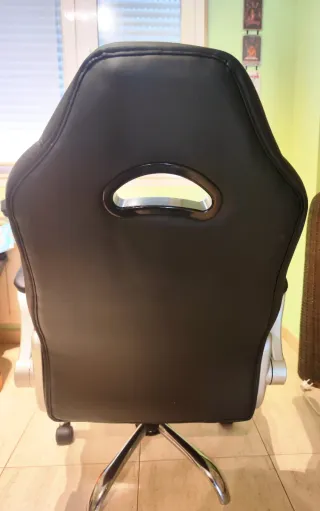 Silla de oficina ergonómica negra y gris