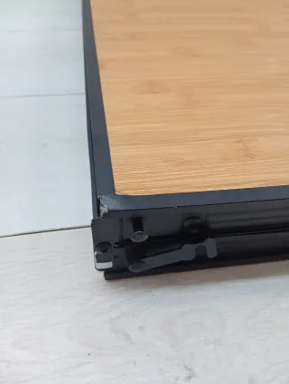 Tavolo pieghevole in alluminio con 4 sedie in acciaio