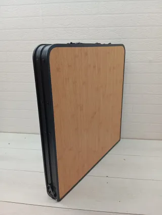 Tavolo pieghevole in alluminio con 4 sedie in acciaio