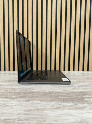 MacBook Pro 15" 2018 i7 32gb 500gb SSD