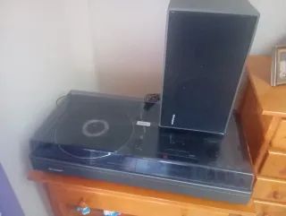 Sistema stereo e giradischi Sharp anni '70