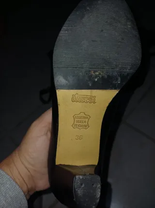 Bolso y zapatos militares negros