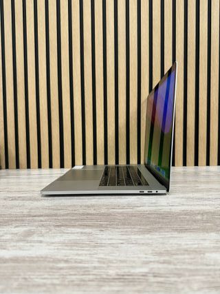 MacBook Pro 15" 2019 i7 16gb 512gb SSD