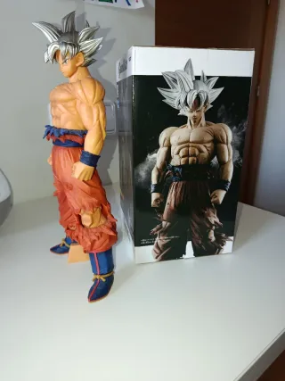 Figura Goku Ultra Instinto Grandista Banpresto