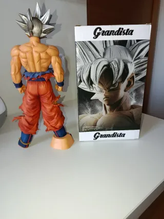 Figura Goku Ultra Instinto Grandista Banpresto