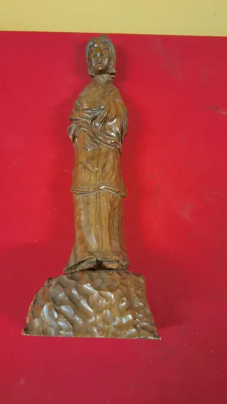 Talla de madera figura humana