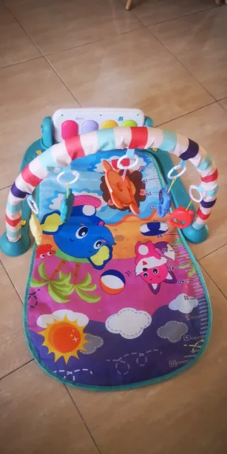 Manta de actividades con piano para bebé