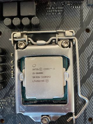 ASUS ROG STRIX Z370-H GAMING + I5 8600K