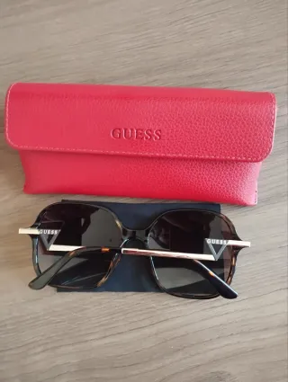 Occhiali da sole Guess da donna marroni