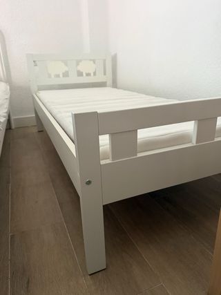 Cama infantil IKEA con colchón
