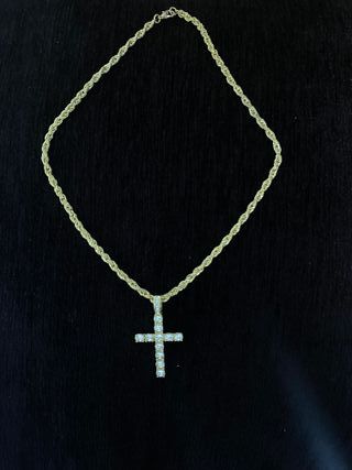 Collar Cruz Dorado con Cristales