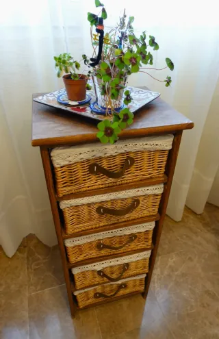 Mueble Auxiliar Mimbre y Madera