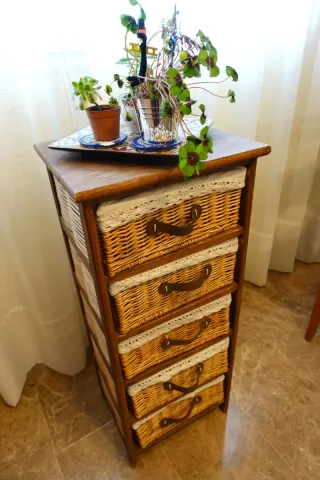 Mueble Auxiliar Mimbre y Madera