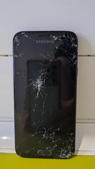 Samsung Galaxy  SM-J330FN Negro