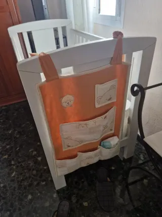 Cuna blanca infantil con ositos