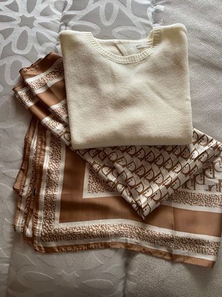 Jersey y pañuelo grande .16 euros las dos cosas