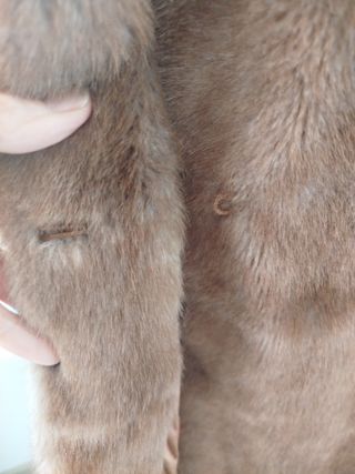 Abrigo vintage de piel de los años 80.