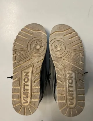 Zapatillas Louis Vuitton plateadas y negras