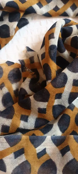 Pañuelo largo de lana estampado