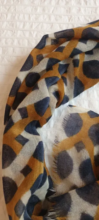 Pañuelo largo de lana estampado