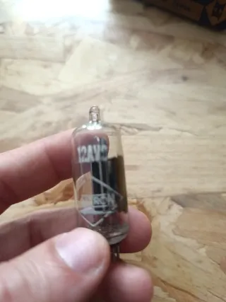 Válvula Radio Antigua 12AV6