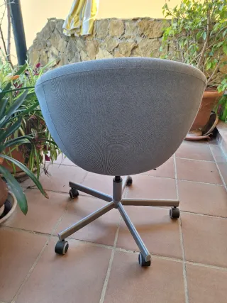 Silla de escritorio SKRUVSTA Vissle gris