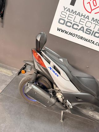 Yamaha XMAX 300 Maxi Scooter