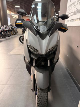 Yamaha XMAX 300 Maxi Scooter
