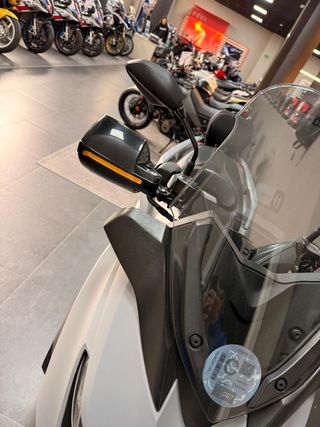 Yamaha XMAX 300 Maxi Scooter