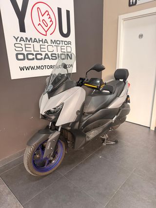 Yamaha XMAX 300 Maxi Scooter